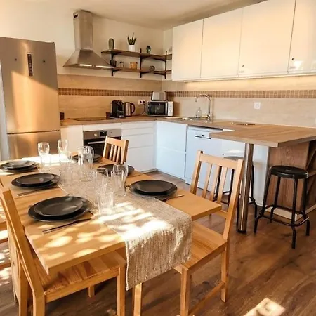 Neuf, Parking Prive, 2 Apartmán